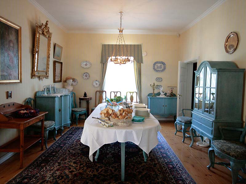 Villa Salin, sali ja pitopöytä
