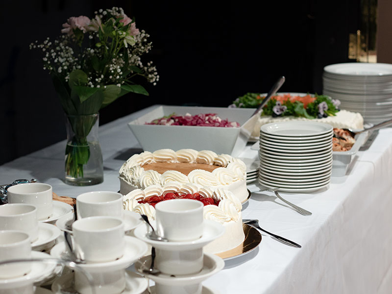 Muistotilaisuus, kahvipöytä Muistotilaisuus, kahvipöytä.