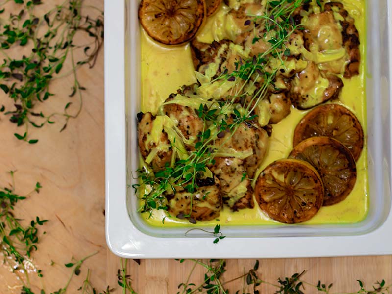 Pikkujoulun ruokailu, Kananpoikaa sahrami-fenkolikastikkeessa