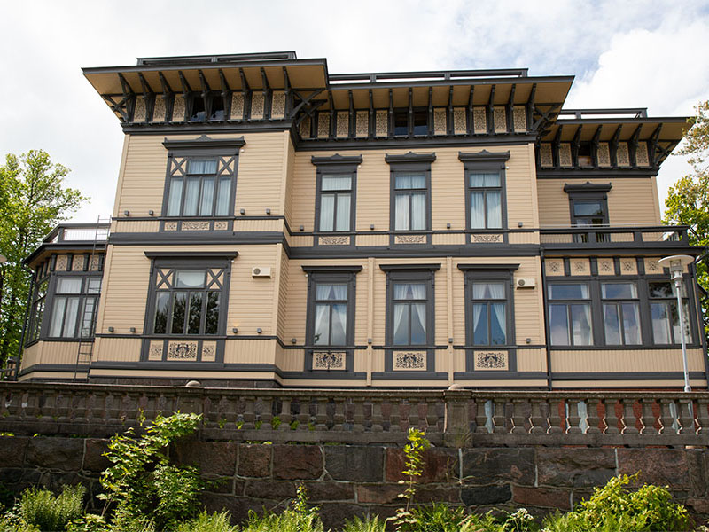 Karhusaaren taidekeskus – Sinebrychoffin huvila ulkokuva